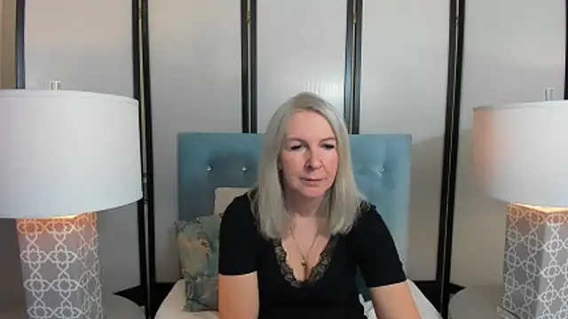 Snapshot of EricaTop chatting on December 21, 2025, 6:04 am EricaTop online show from December 21, 2025, 6:04 am