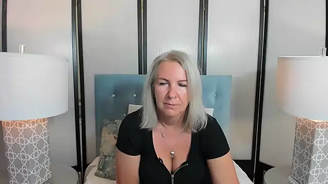 Snapshot of EricaTop chatting on March 20, 2025, 9:35 pm EricaTop online show from March 20, 2025, 9:35 pm