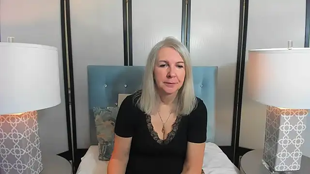 Snapshot of EricaTop chatting on December 14, 2025, 6:08 am EricaTop online show from December 14, 2025, 6:08 am