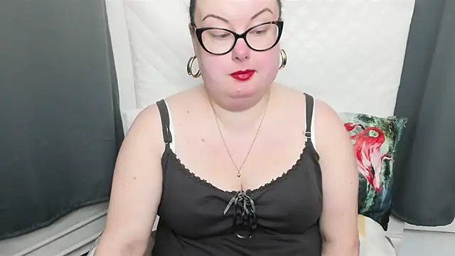 Snapshot of dirtyBonnie chatting on March 17, 2025, 7:35 am dirtyBonnie online show from March 17, 2025, 7:35 am