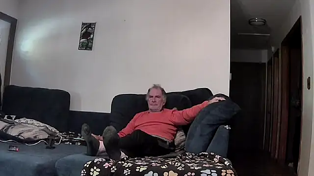 Sweet Sexy1963 online show from October 14, 2025, 2:17 pm