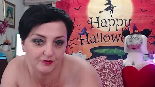 lucillabollente online show from October 18, 2025, 4:53 pm