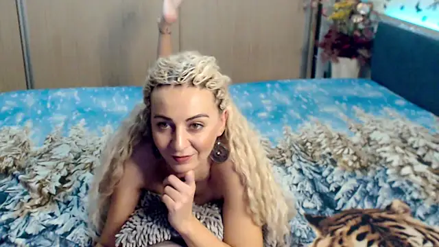 Snapshot of MirabelaSweet chatting on March 17, 2025, 9:44 am MirabelaSweet online show from March 17, 2025, 9:44 am