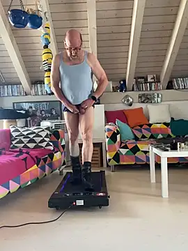 Snapshot of wankcellar chatting on June 13, 2026, 9:29 am wankcellar online show from June 13, 2026, 9:29 am