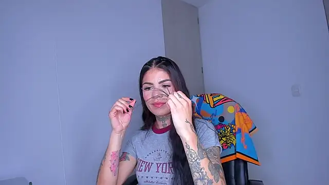 Snapshot of Lisegg_ chatting on April 20, 2026, 10:07 am Lisegg online show from April 20, 2026, 10:07 am
