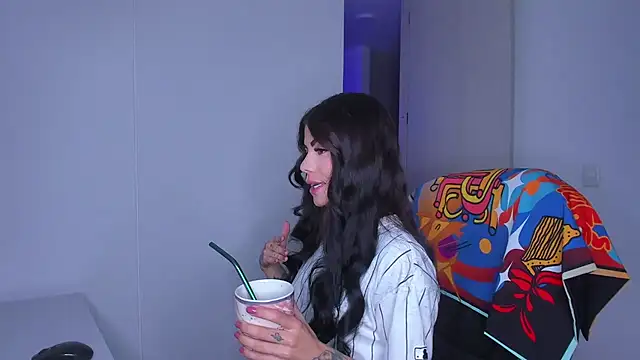 Lisegg  online show from March 3, 2026, 10:22 am