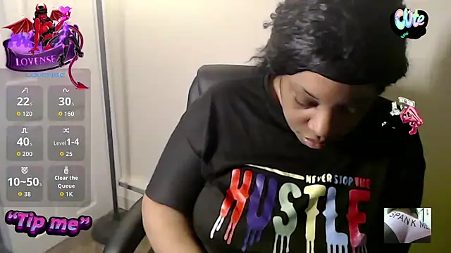 Snapshot of Sexymona1218 chatting on January 13, 2026, 5:22 am Sexymona1218 online show from January 13, 2026, 5:22 am