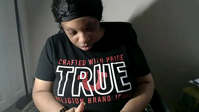 Sexymona1218 online show from April 2, 2026, 10:16 pm