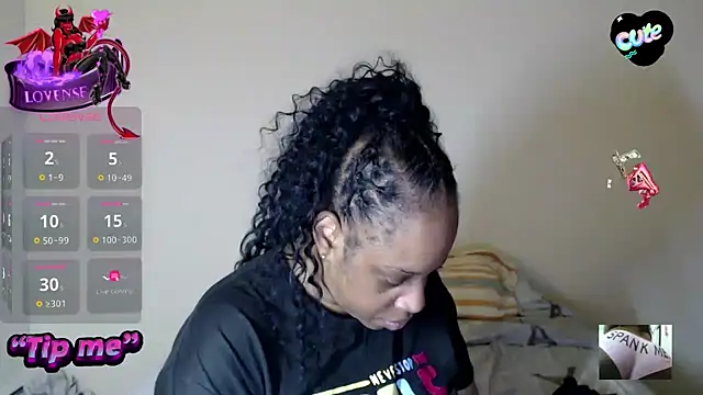 Snapshot of Sexymona1218 chatting on December 4, 2025, 11:26 pm Sexymona1218 online show from December 4, 2025, 11:26 pm