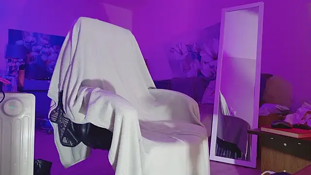 lara heaven online show from February 18, 2026, 7:10 pm