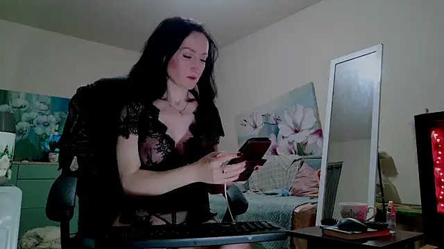 lara heaven online show from December 23, 2025, 10:14 am