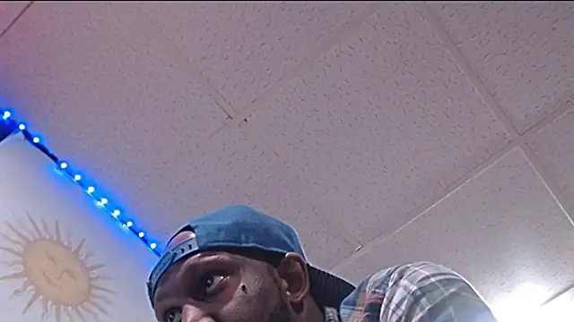 iBreakHeartz online show from November 29, 2025, 6:35 am