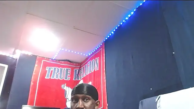 iBreakHeartz online show from September 30, 2025, 2:39 am