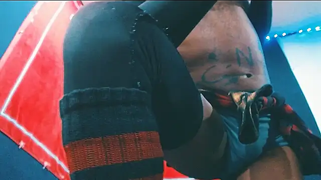 iBreakHeartz online show from December 1, 2025, 2:45 am