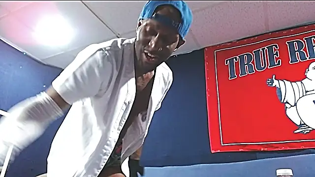 iBreakHeartz online show from January 19, 2025, 1:10 am