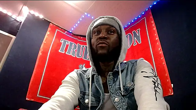 iBreakHeartz online show from November 5, 2025, 3:31 am