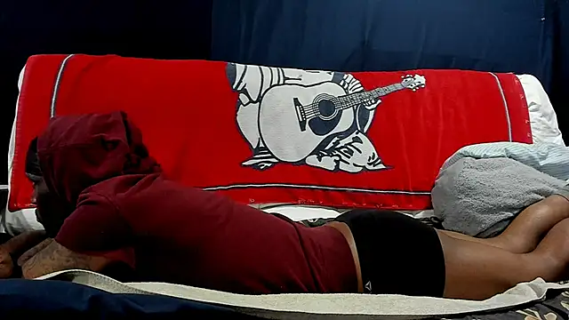 iBreakHeartz online show from December 9, 2024, 4:05 pm