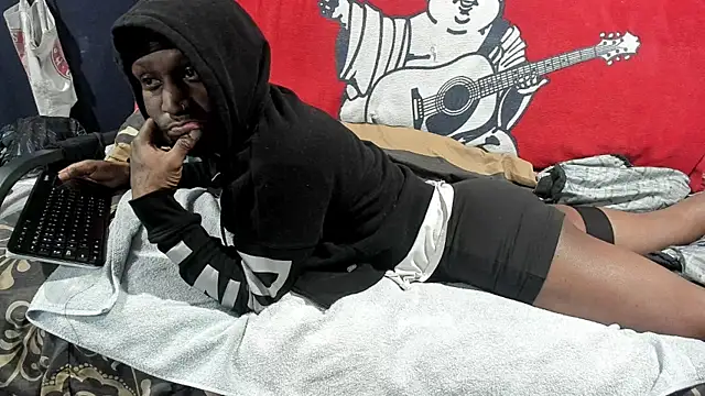 iBreakHeartz online show from December 26, 2024, 2:27 pm