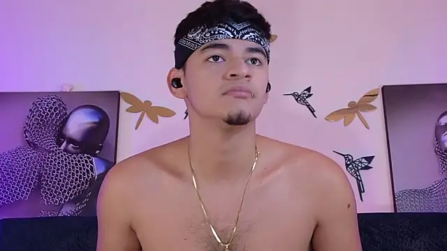 Snapshot of VikoHands chatting on December 19, 2025, 10:17 am VikoHands online show from December 19, 2025, 10:17 am