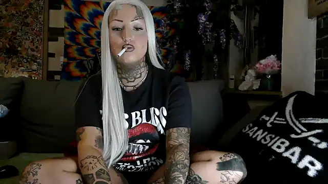 Snapshot of RoxxyInk chatting on September 22, 2025, 9:32 pm RoxxyInk online show from September 22, 2025, 9:32 pm
