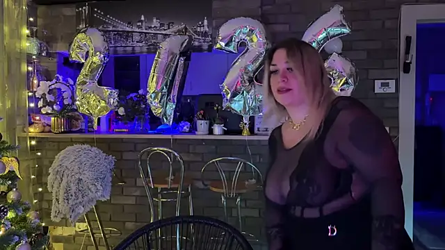 Snapshot of Monageil chatting on January 12, 2026, 5:53 pm Monageil online show from January 12, 2026, 5:53 pm