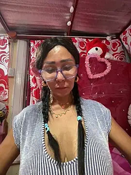 sweetieme online show from April 19, 2026, 1:56 pm