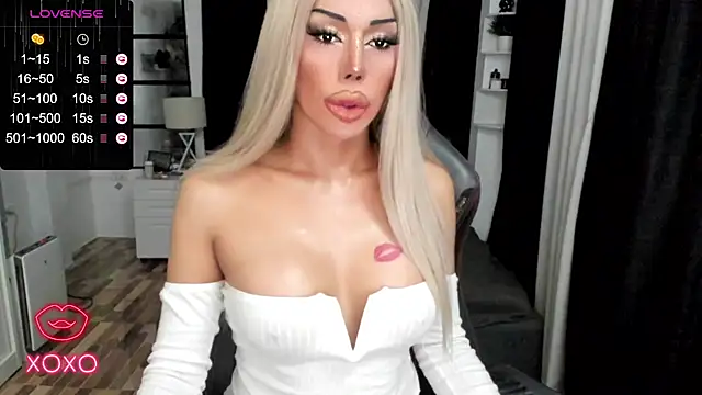 Snapshot of Forever_MissCandace chatting on September 18, 2025, 1:14 pm Forever MissCandace online show from September 18, 2025, 1:14 pm