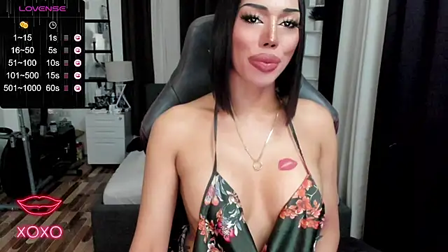 Snapshot of Forever_MissCandace chatting on March 7, 2025, 12:01 pm Forever MissCandace online show from March 7, 2025, 12:01 pm