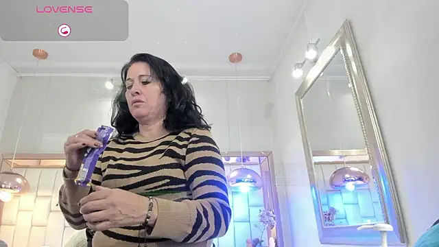 LADY HELLEN online show from March 3, 2026, 7:10 pm