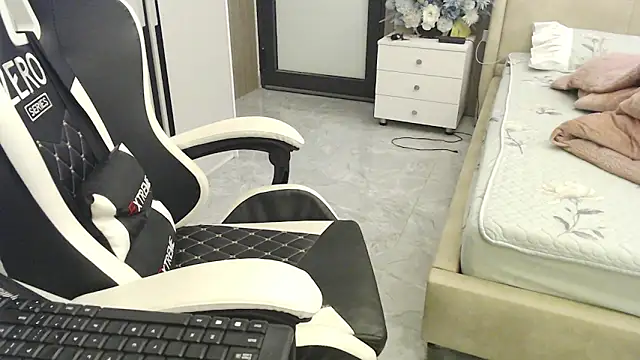 Snapshot of Hanako_love chatting on March 6, 2025, 4:28 pm Hanako love online show from March 6, 2025, 4:28 pm
