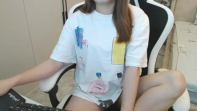 Snapshot of Hanako_love chatting on March 22, 2025, 4:14 am Hanako love online show from March 22, 2025, 4:14 am