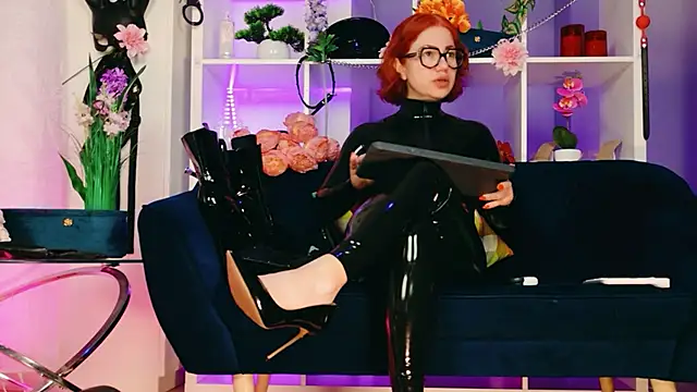 Ella  Kross online show from February 16, 2026, 8:02 am