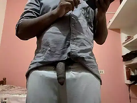 Snapshot of Aneesh007m chatting on November 16, 2025, 5:17 pm Aneesh007m online show from November 16, 2025, 5:17 pm