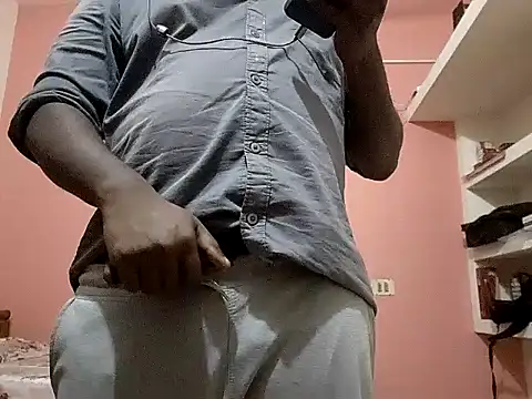 Snapshot of Aneesh007m chatting on November 17, 2025, 6:01 pm Aneesh007m online show from November 17, 2025, 6:01 pm