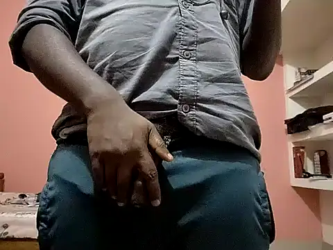 Snapshot of Aneesh007m chatting on November 27, 2025, 6:08 pm Aneesh007m online show from November 27, 2025, 6:08 pm