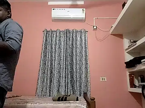 Snapshot of Aneesh007m chatting on November 30, 2025, 5:14 pm Aneesh007m online show from November 30, 2025, 5:14 pm