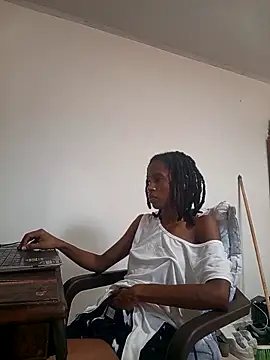 Snapshot of africa_deluxe chatting on February 17, 2026, 12:24 pm africa deluxe online show from February 17, 2026, 12:24 pm