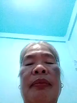 Snapshot of sexylizzy4u chatting on April 23, 2026, 2:40 pm sexylizzy4u online show from April 23, 2026, 2:40 pm
