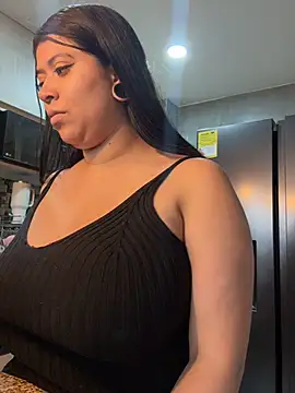 emilyjohanson online show from March 18, 2025, 5:12 pm