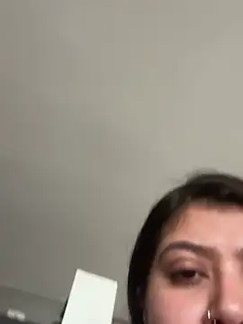 emilyjohanson online show from February 6, 2025, 1:54 pm