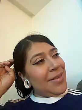 Snapshot of emilyjohanson chatting on April 21, 2026, 1:42 am emilyjohanson online show from April 21, 2026, 1:42 am