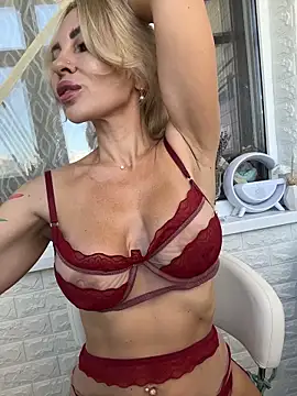 Snapshot of Hotnessi chatting on September 14, 2025, 9:31 am Hotnessi online show from September 14, 2025, 9:31 am