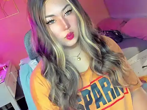 Snapshot of HOTnWILDalice chatting on December 16, 2025, 3:00 am HOTnWILDalice online show from December 16, 2025, 3:00 am