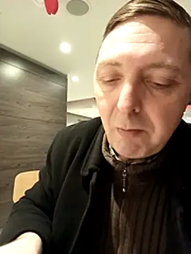 Snapshot of Pokaz2020 chatting on December 5, 2025, 1:53 pm Pokaz2020 online show from December 5, 2025, 1:53 pm