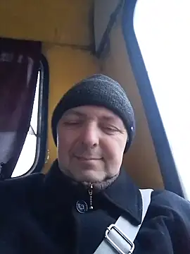 Snapshot of Pokaz2020 chatting on November 20, 2025, 1:34 pm Pokaz2020 online show from November 20, 2025, 1:34 pm