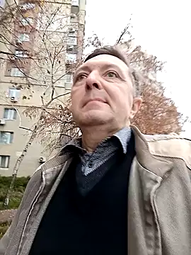 Snapshot of Pokaz2020 chatting on November 5, 2025, 12:08 pm Pokaz2020 online show from November 5, 2025, 12:08 pm