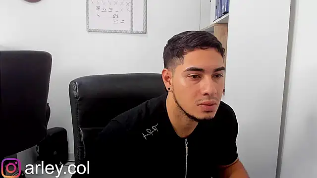 Snapshot of Dimitri_Colleman chatting on January 19, 2025, 11:23 am Dimitri Colleman online show from January 19, 2025, 11:23 am