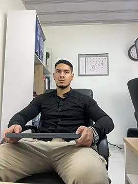 Snapshot of Dimitri_Colleman chatting on January 23, 2025, 9:18 am Dimitri Colleman online show from January 23, 2025, 9:18 am