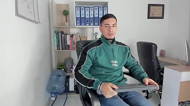 Snapshot of Dimitri_Colleman chatting on January 30, 2025, 9:04 am Dimitri Colleman online show from January 30, 2025, 9:04 am