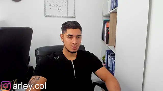 Snapshot of Dimitri_Colleman chatting on January 19, 2025, 4:44 am Dimitri Colleman online show from January 19, 2025, 4:44 am